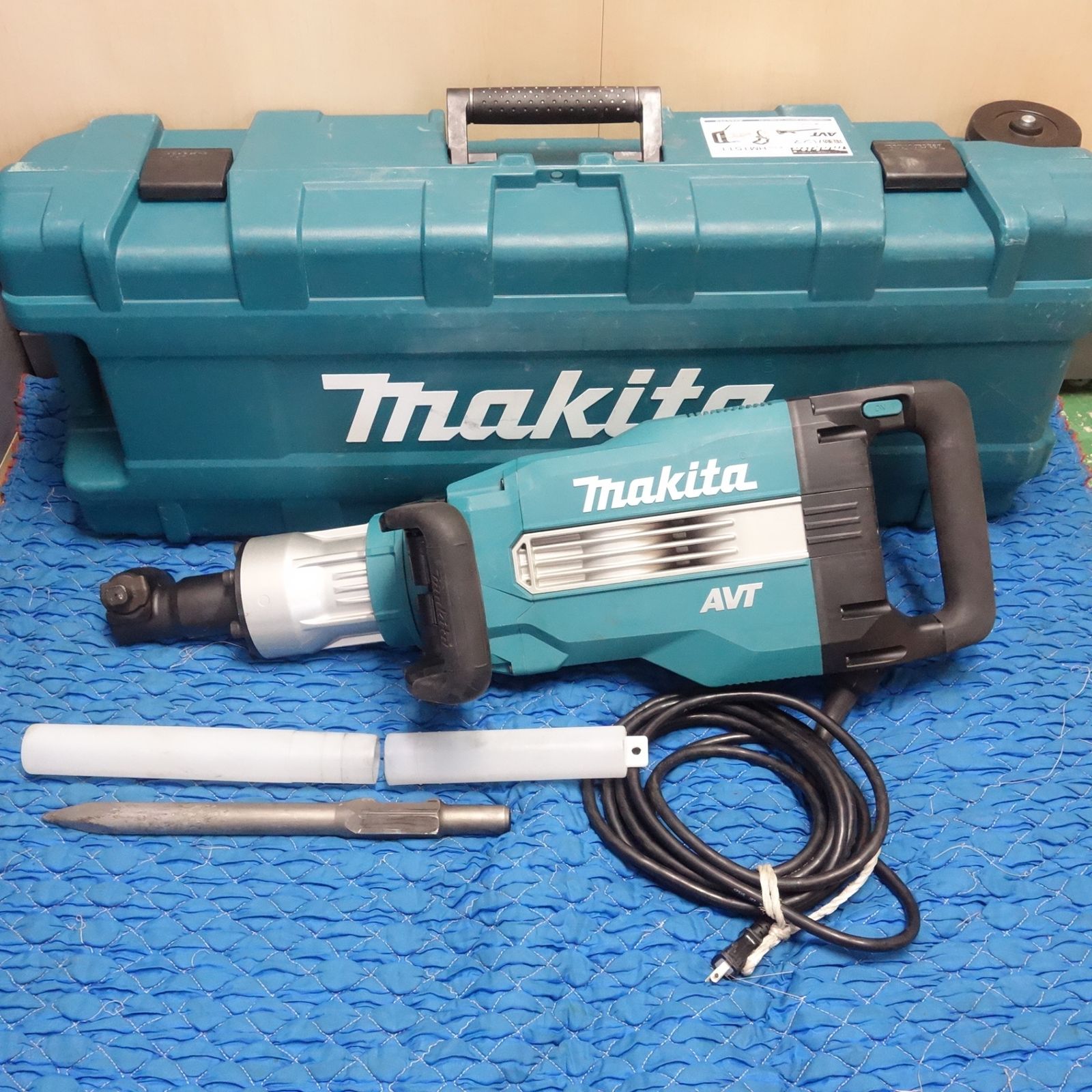 送料無料] ☆マキタ 電動 ハンマ 100V HM1511 ケース付き はつり 