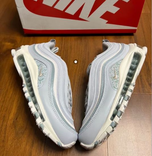 ナイキ ウーマンズ