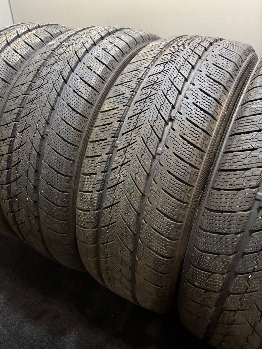 225|55R18 DAVANTI|WINTOURA SUV 23年製 スタッドレス 4本 デリカ アウトランダー 南7-J376