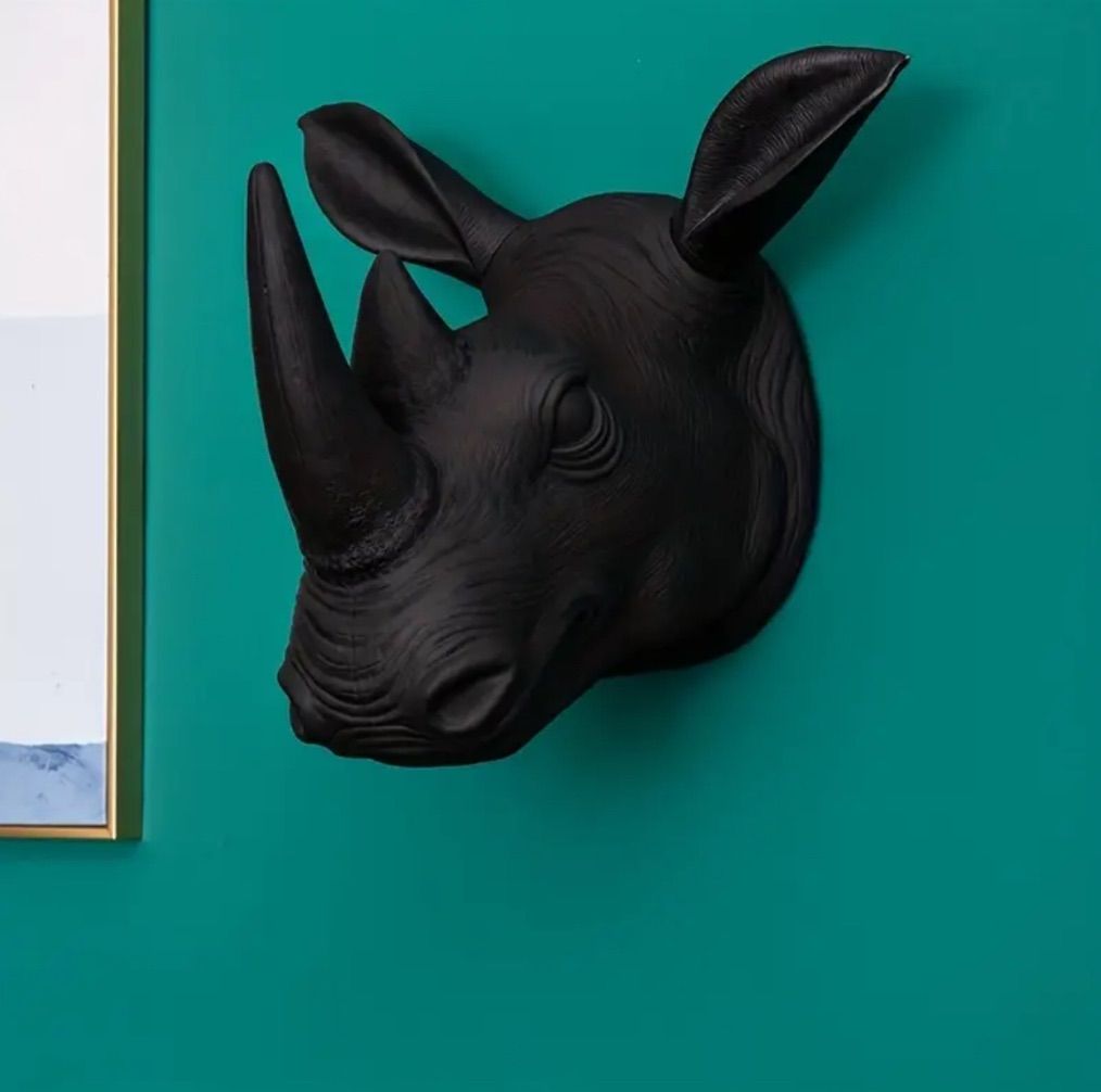 黒 サイ インテリア オブジェ 彫刻 動物の頭 ライノウォールデコレーション、樹脂製動物の頭壁掛け装飾ペンダント