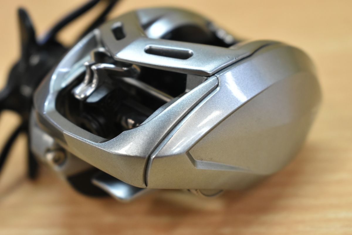 ダイワ アルファス SV TW 800XH 右ハンドル ベイトリール 本物 DAIWA