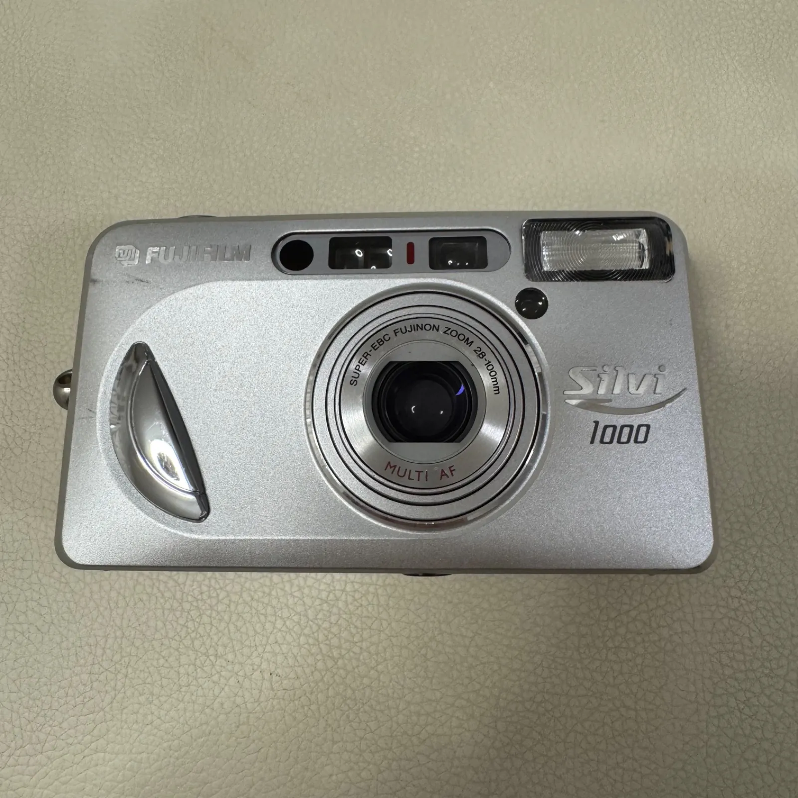 【動作確認済】FUJIFILM Silvi 1000 コンパクトフィルムカメラ カメラ 富士フイルム Silvi 1000 シルヴィ フィルムカメラ 動作確認済