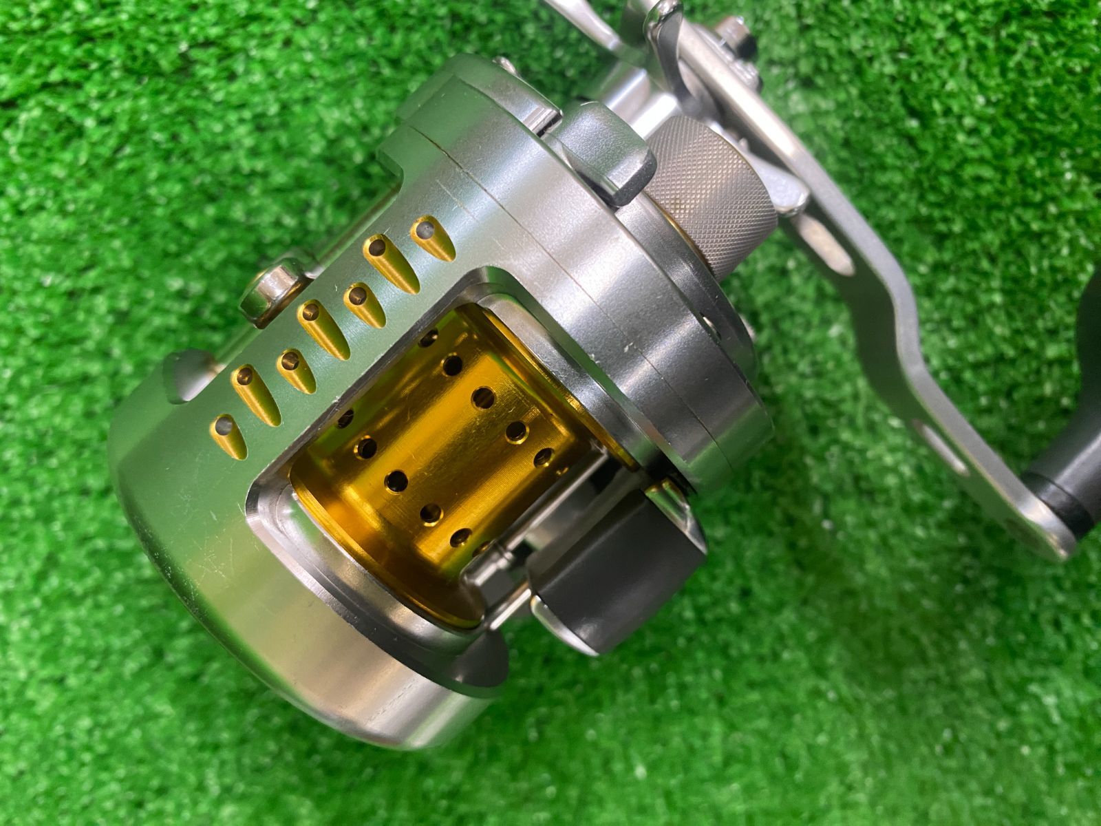 美品 シマノ カルカッタ コンクエスト 300 タイプJ パワーハンドル 検/ マイクロ ライトジギング タイラバ タチウオテンヤ 船釣り