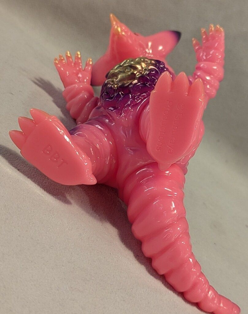 STRANGE GALLERY 僕の怪獣 怪奇画廊 ゴモラ 桃蓄光 - メルカリ