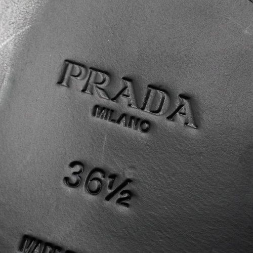 PRADA(プラダ) ロングブーツ ブーツ アパレル ジッパー