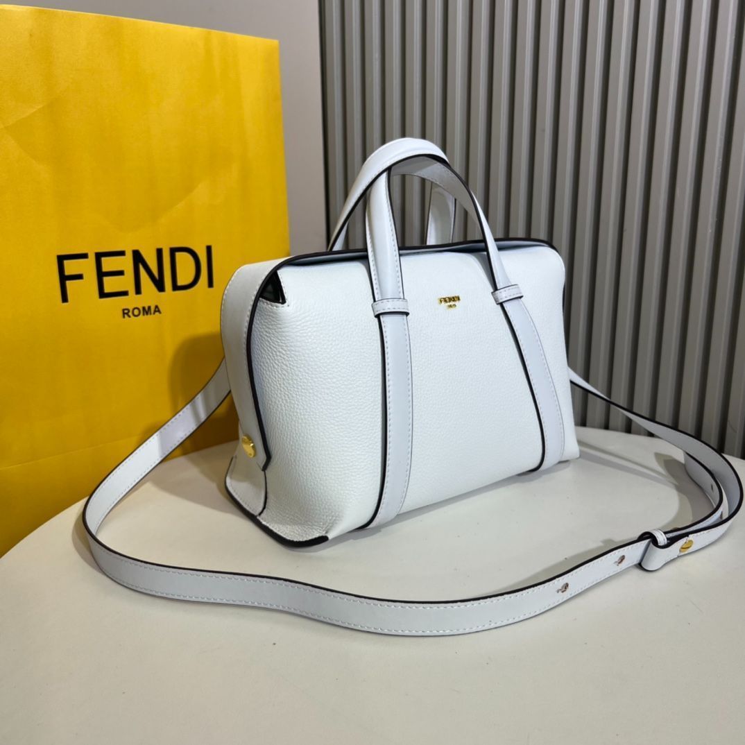 FENDIショルダーバッグ、リュックサック、手首バッグ、ポーチ、ダブル