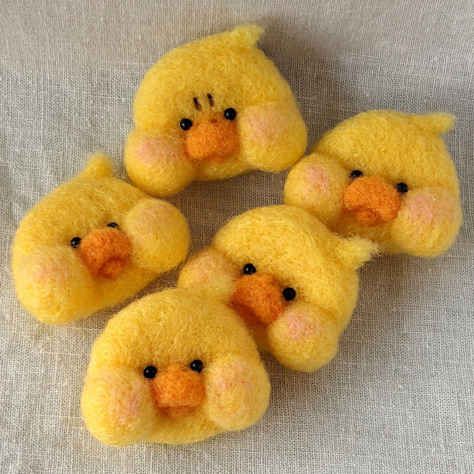 □ひよこほっぺマグネット 羊毛フェルト□ - メルカリ