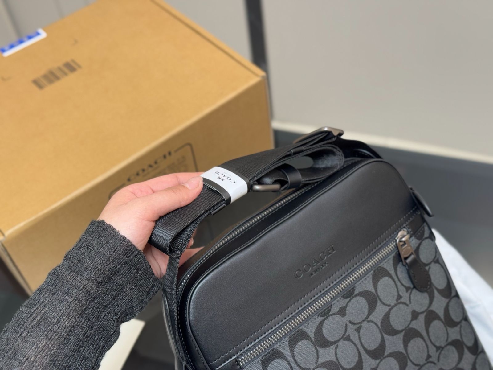 COACHポストマンバッグ 黒 フラップ付き COACH コーチ ショルダーバッグ ハンドバッグ ミニボストン 2way