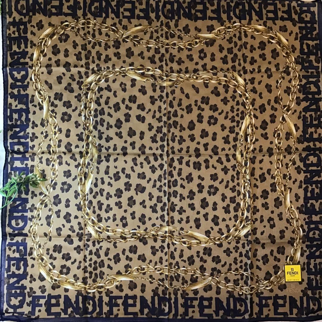 フェンディ FENDI ハンカチ ヒョウ柄 ミニスカーフ チェーン ロゴ入