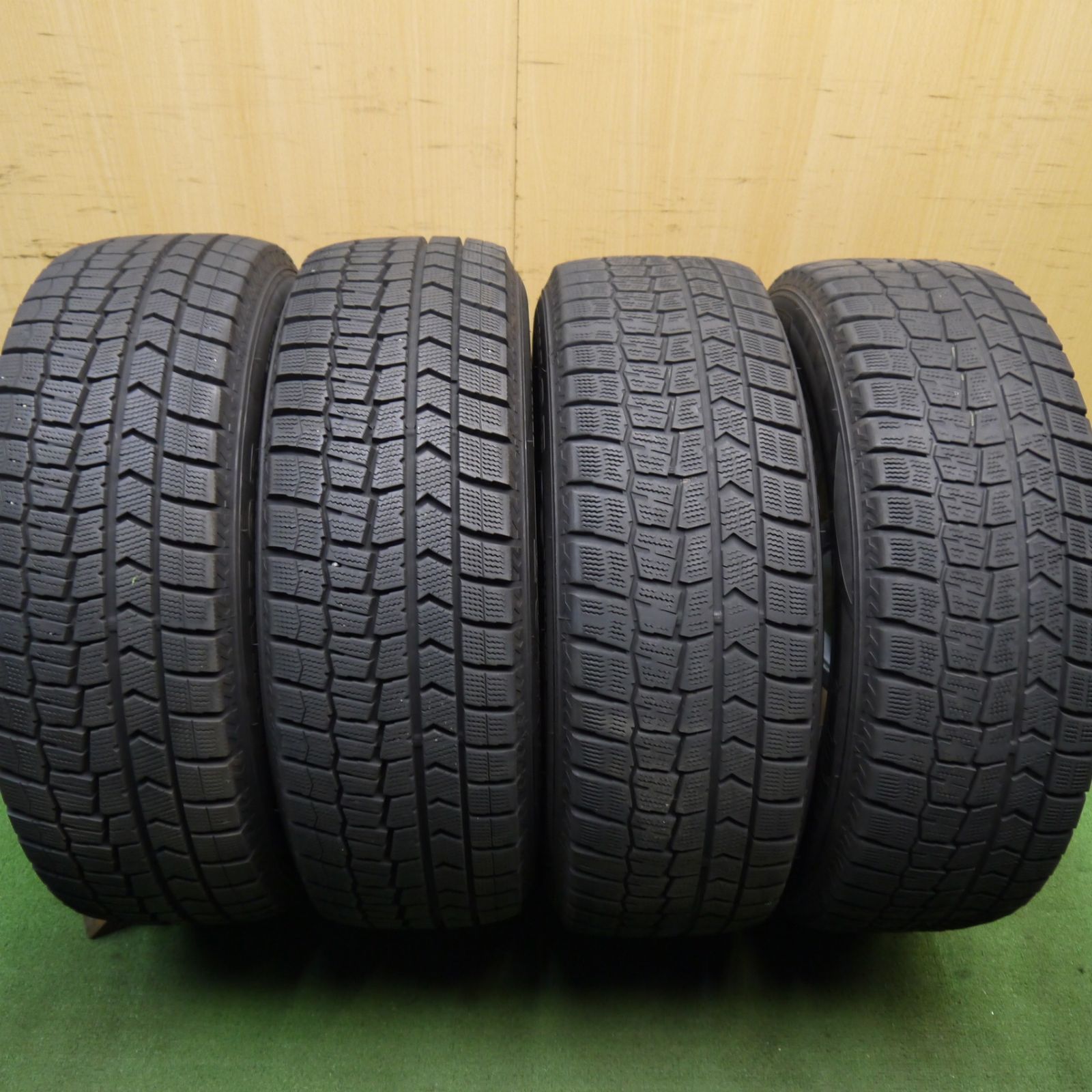 215/65R16 スタッドレス 22年 ウィンターマックス03 バリ溝！