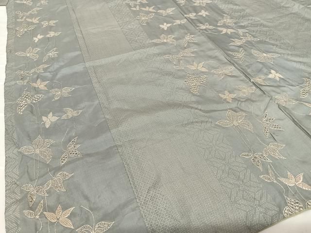 平和屋着物○本場大島紬 中国三大刺繍 汕頭刺繍 スワトウ刺繍 舞花文  