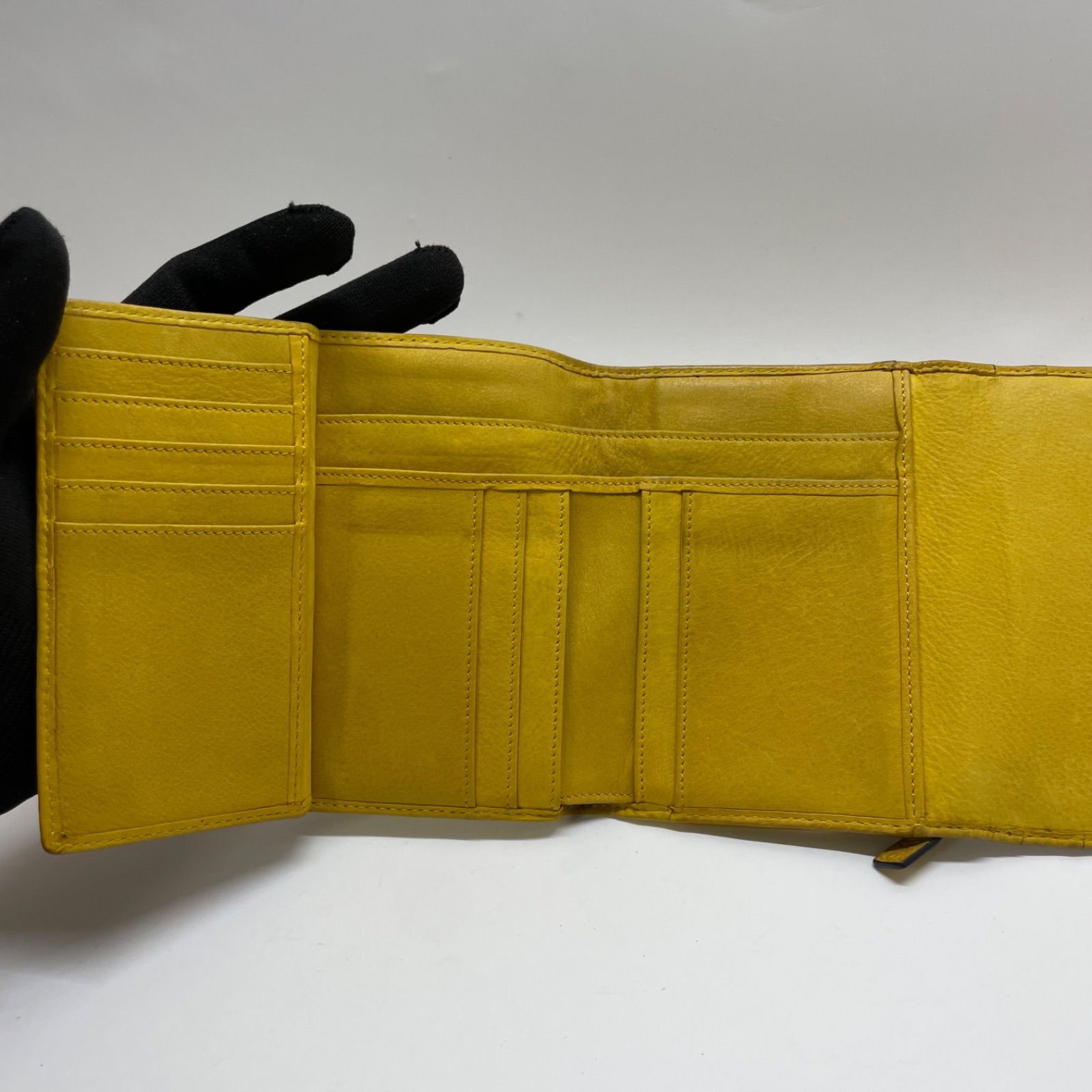 LOEWE ロエベ イエロー レザー 三つ折り財布 美品】LOEWE 三つ折り財布