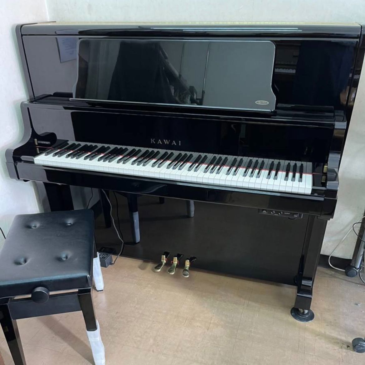 ピアノ調律師の店】アップライトピアノ カワイ KAWAI K70AT 純正消音器 