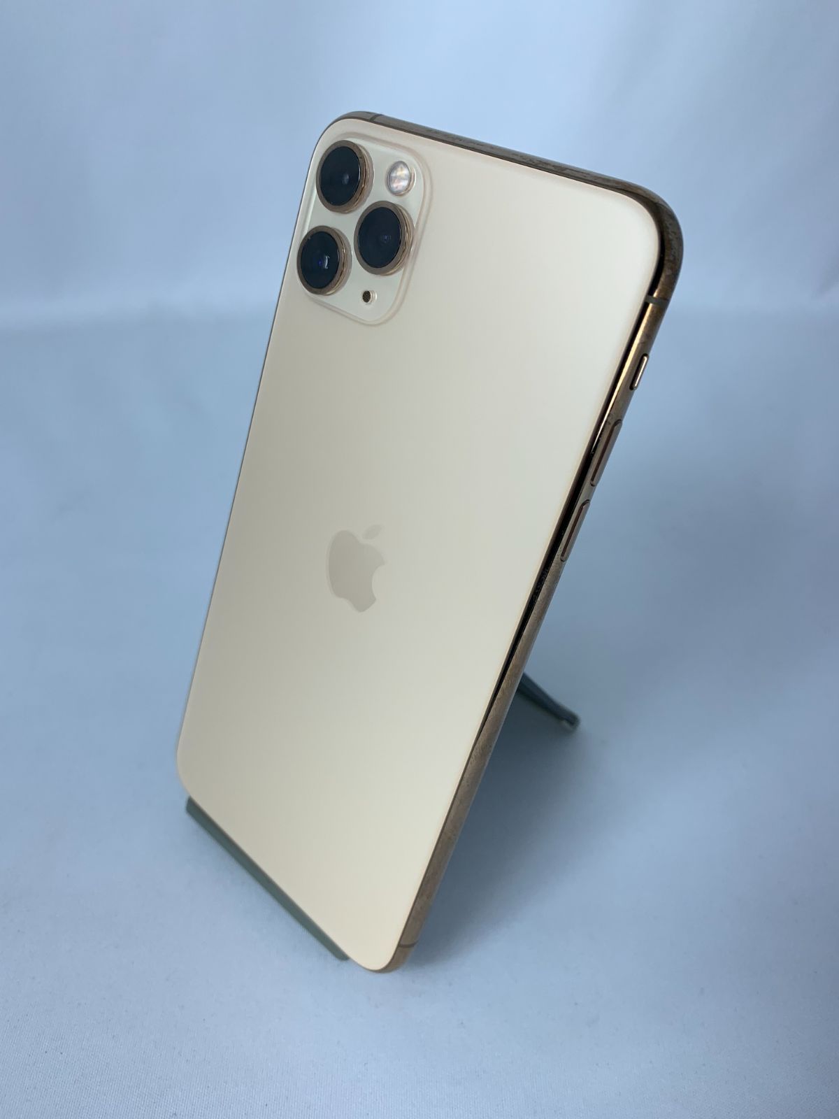 【中古・画面キズ有】iPhone 11 ProMax 64GB ゴールド simロック解除済