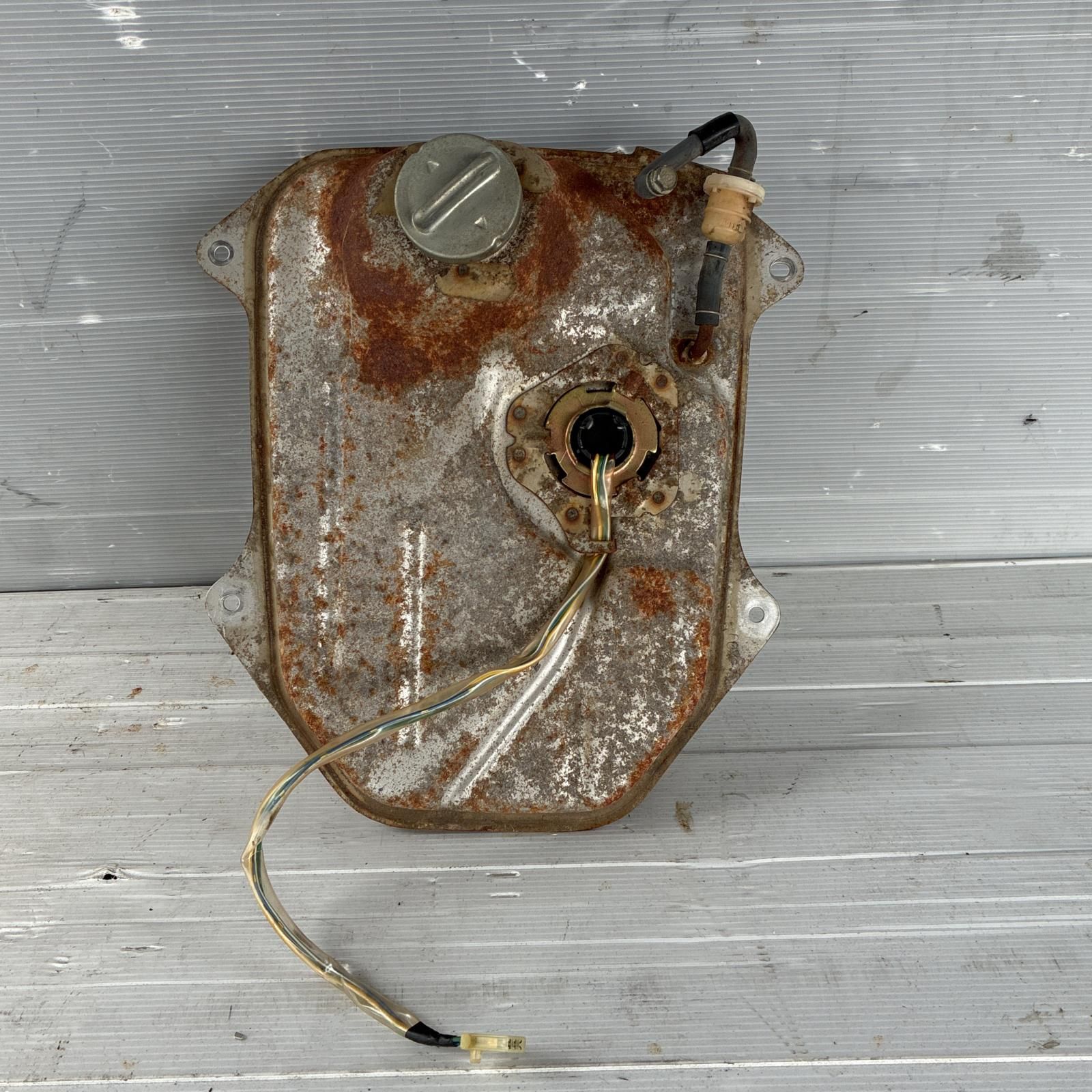 わにわに HONDA ディオフィット50 AF27 燃料タンク ホンダ HONDA ディオフィット