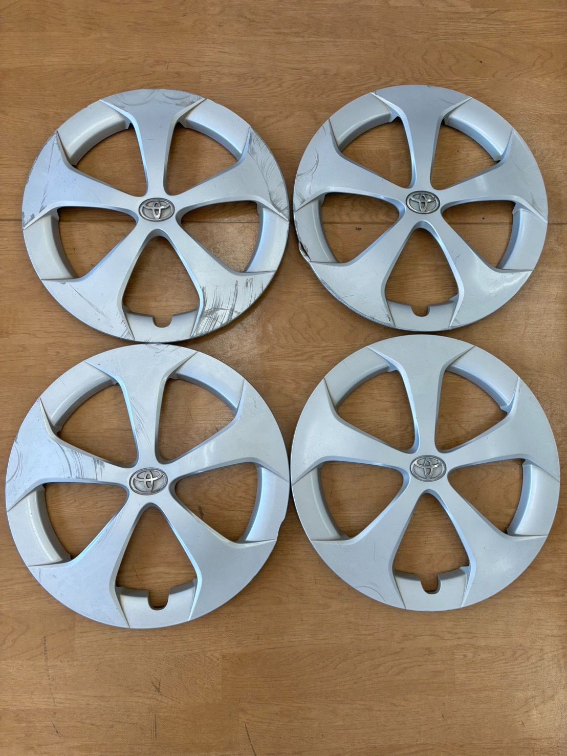 トヨタ プリウス　30 16インチ ホイール キャップ　42602-47060 トヨタ プリウス 30 16インチ ホイール キャップ 42602-47060 トヨタ