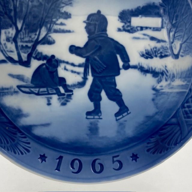 ロイヤルコペンハーゲン イヤープレート 1965年 「Little Skaters