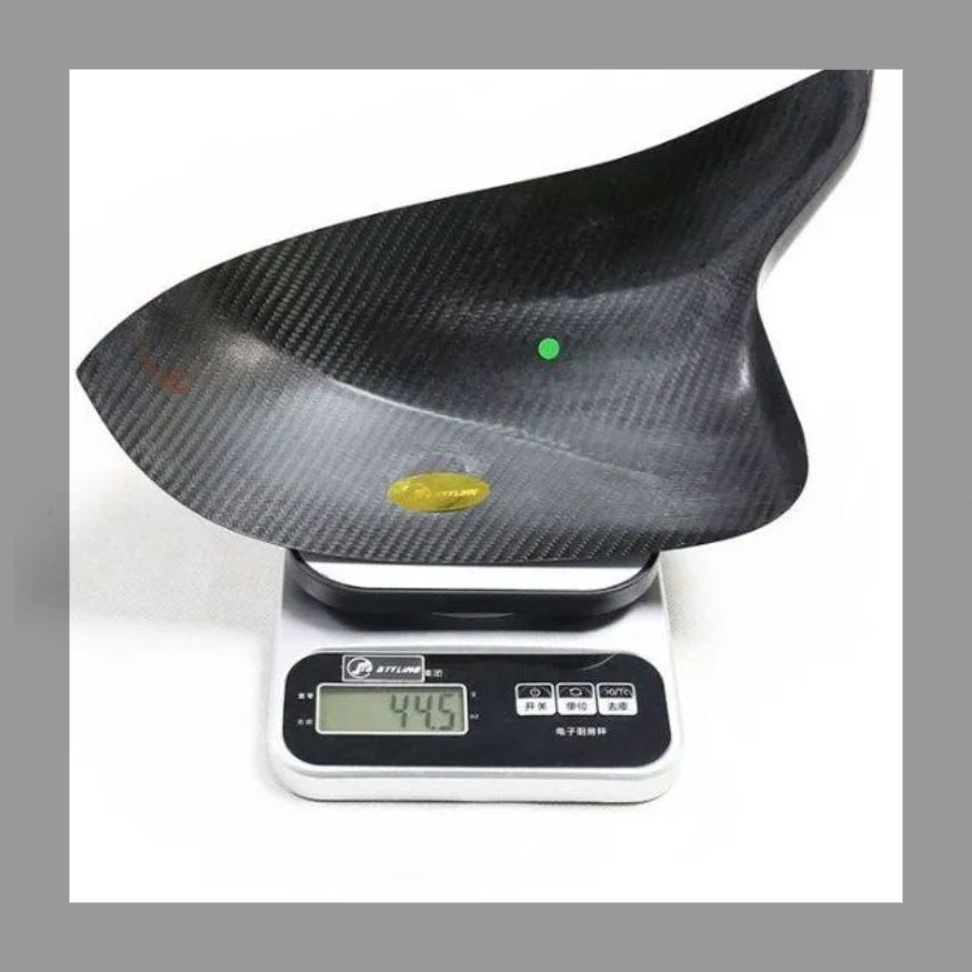 97 98乾炭素繊維パッチミラーシェルカバーに適用