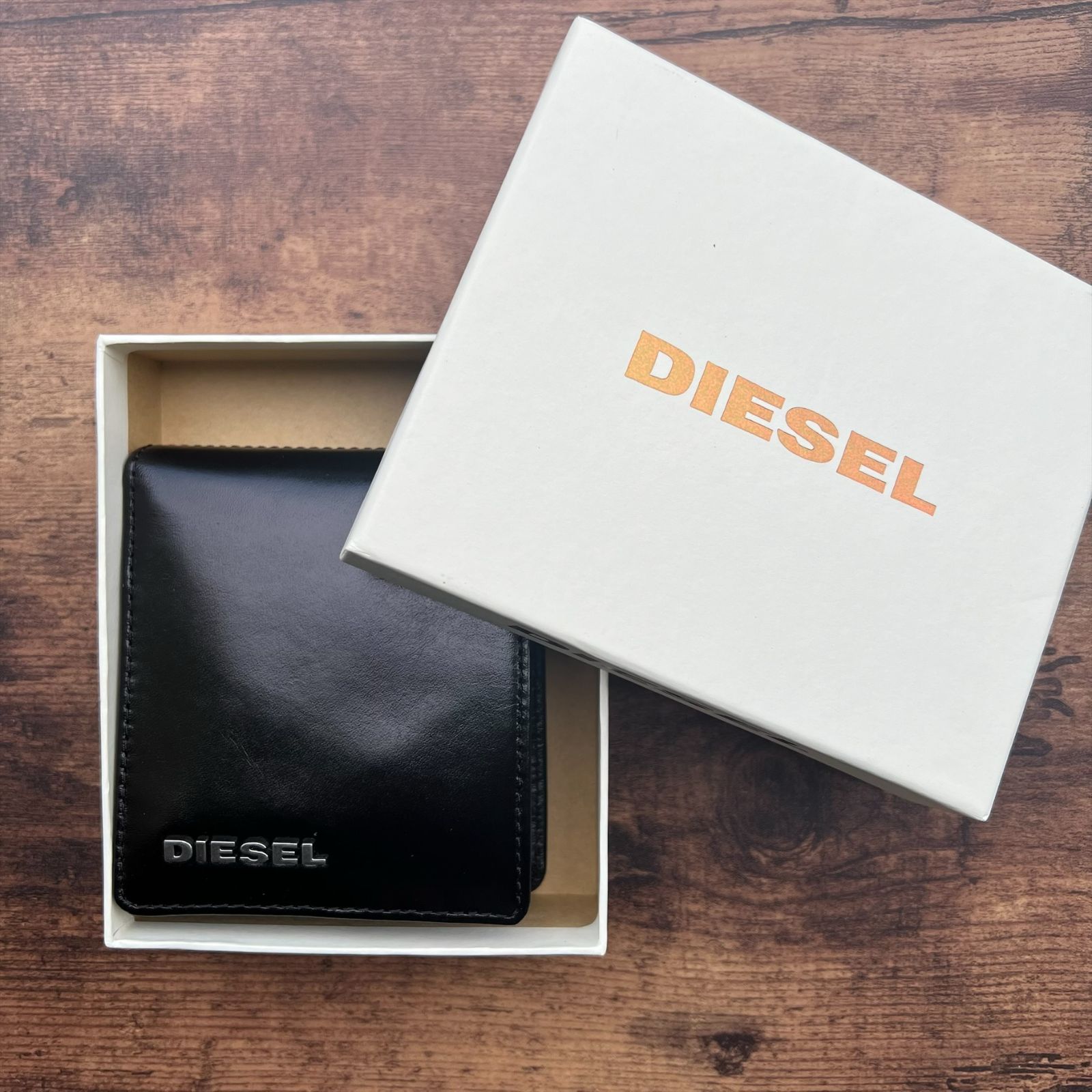 DIESEL 2つ折りサイフ ディーゼル DIESEL 二つ折り財布 （ブラック） - ファッション