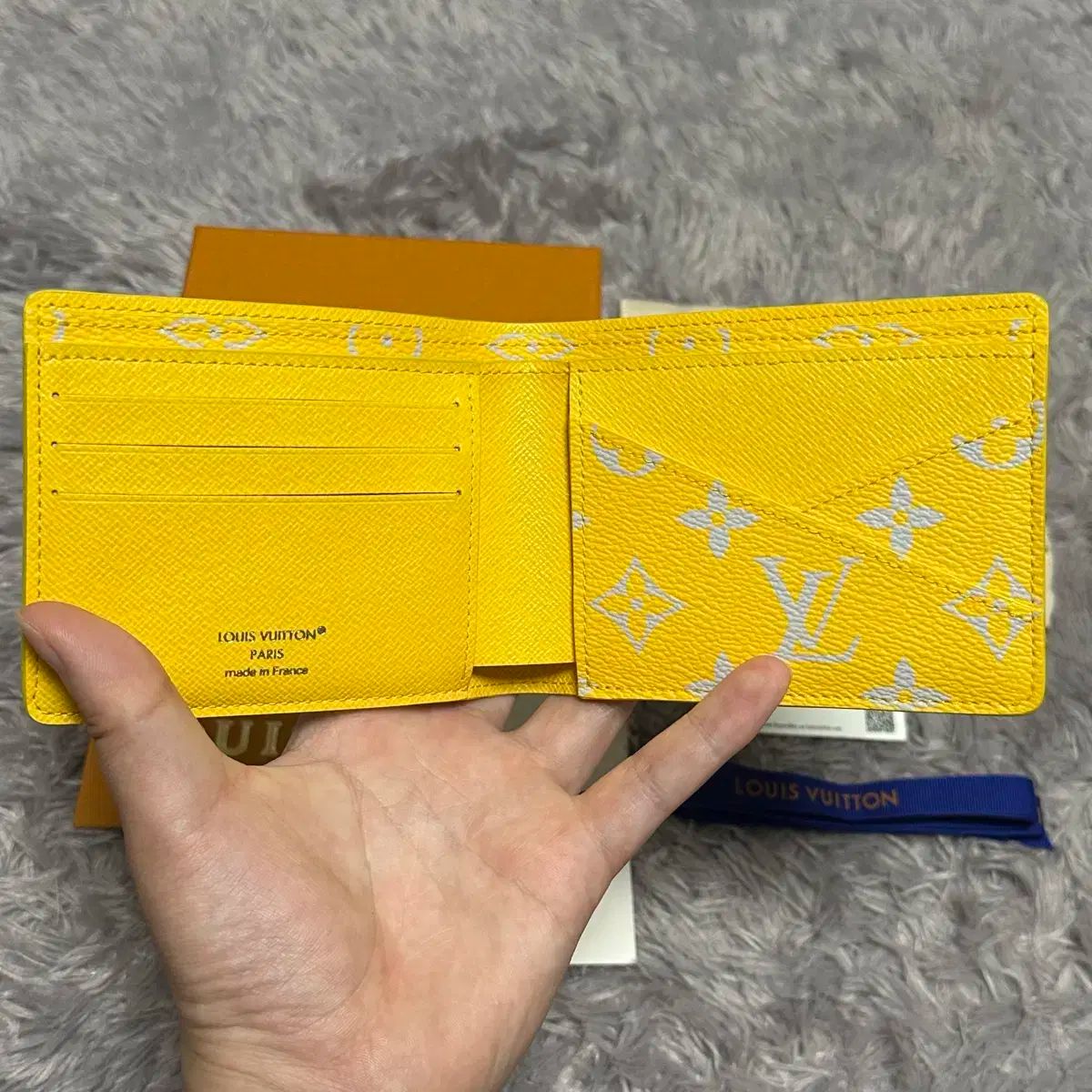 ウォレット 二つ折り財布