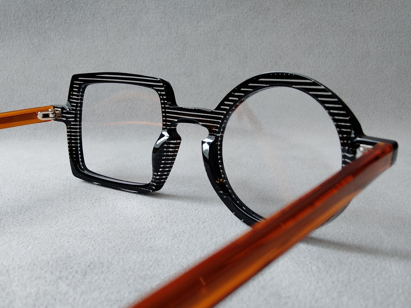 再入荷‼】丸四角メガネ XiT eyewear（エックスアイティ）「V 119 / 100