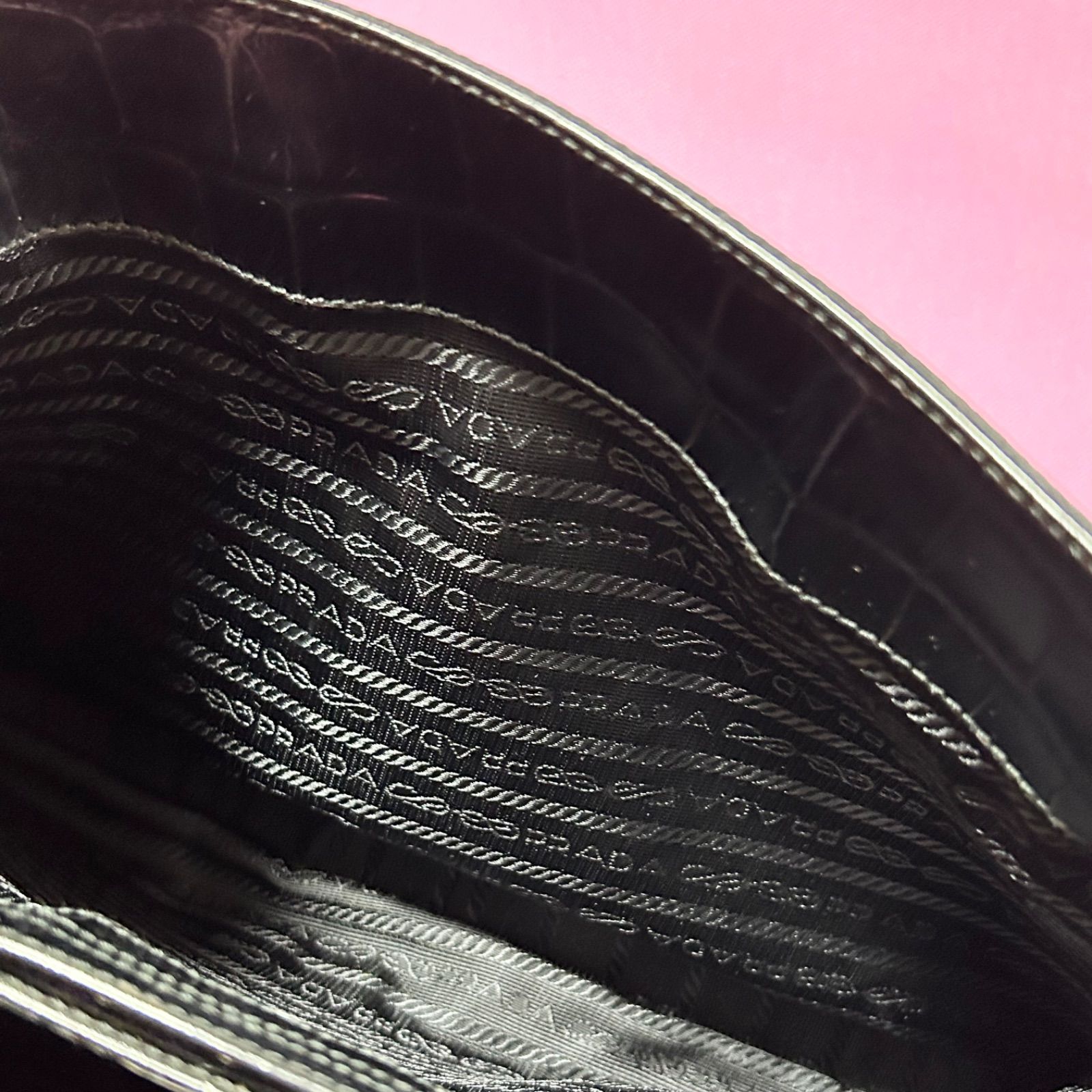 プラダ ナイロン