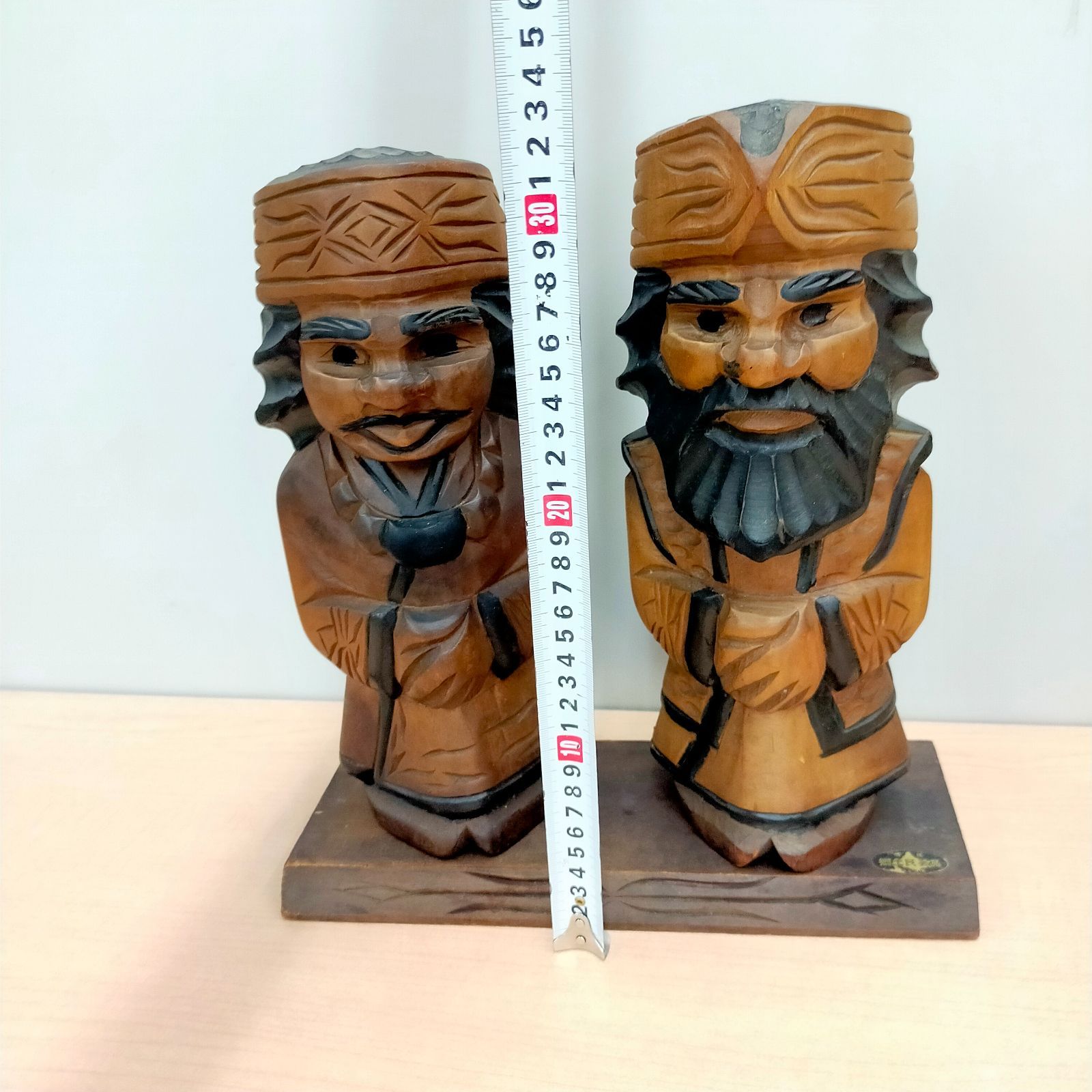 工芸品 民芸品 木彫り ペア 人形 2点セット 台座付き - メルカリ