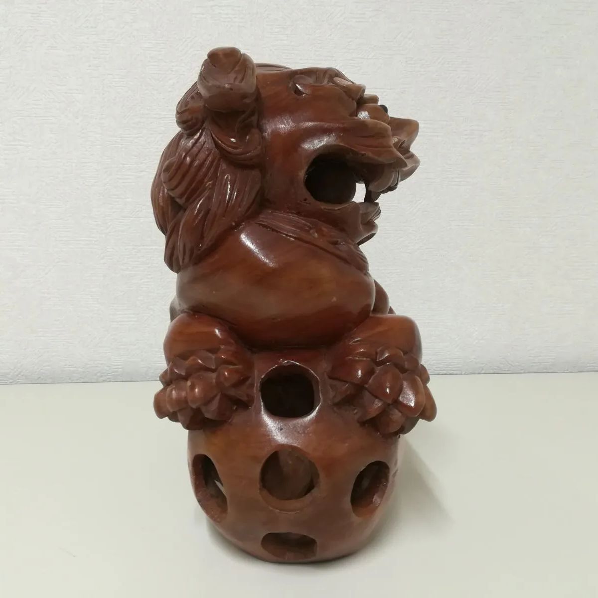 玉獅子 工芸 玉乗り 風水 シーサー 魔除け 刻印有り 香炉 5.4