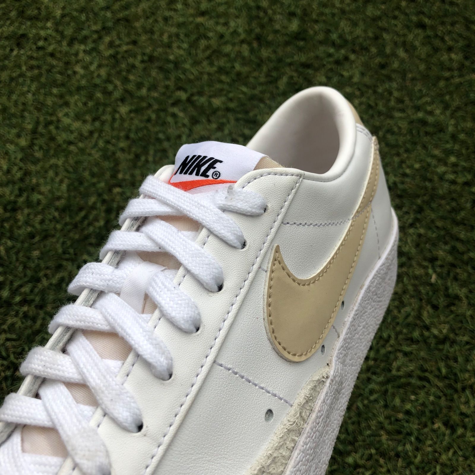 美品24 NIKE BLAZER LOW '77 ナイキ ブレザーHT712 - メルカリ