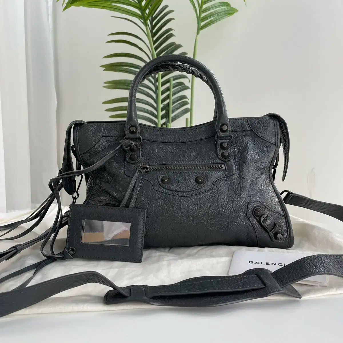 国内正規品 定価12万円 BALENCIAGA Explorer ベルトバッグ 国内正規品