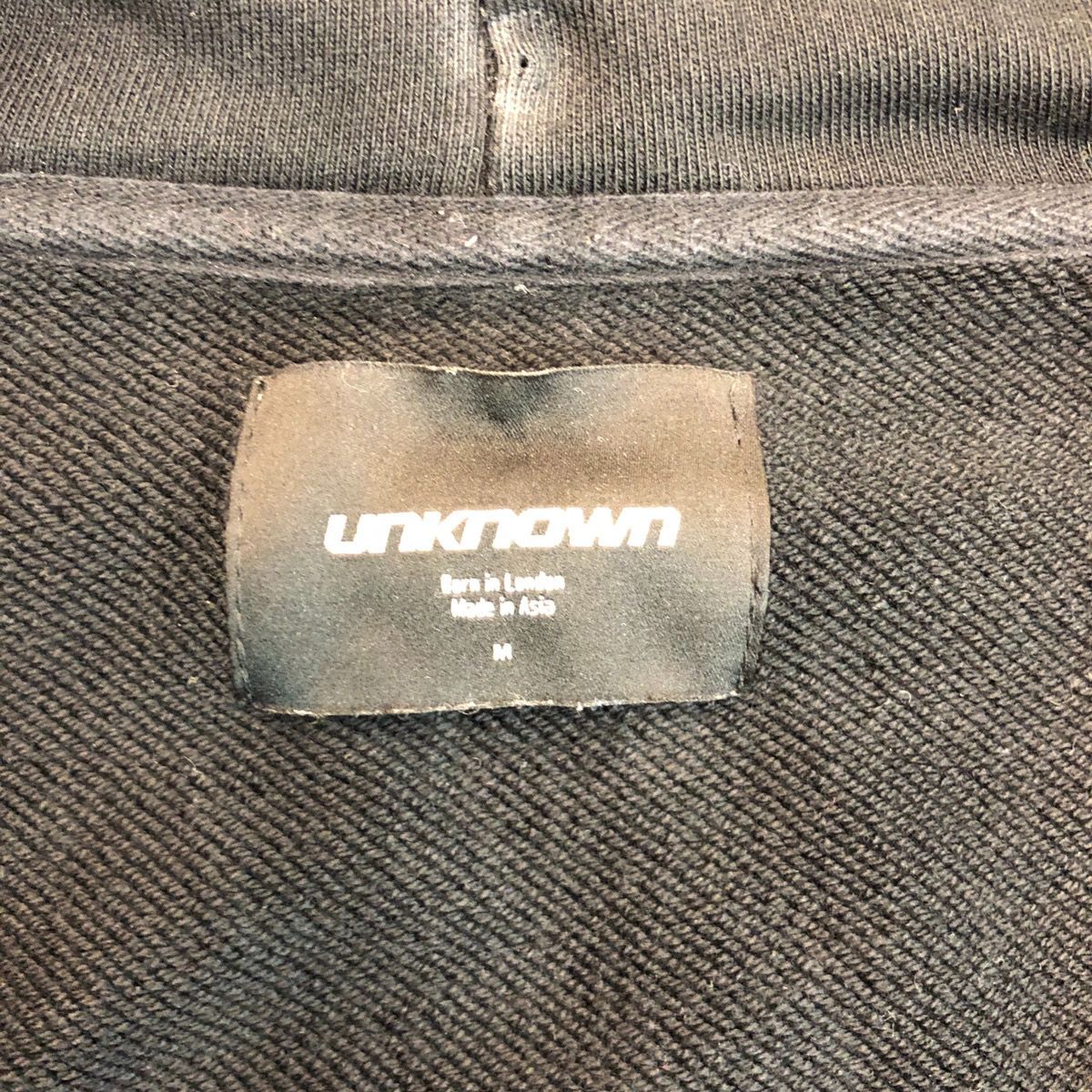 UNKNOWN LONDON アンノウン ロンドン パーカー クロス 十字架 ライン 