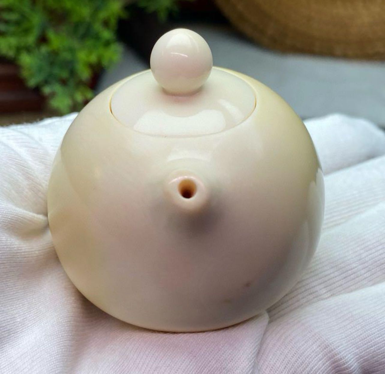 天然マンモス牙美しい手作り彫刻1ポットの置物握り物