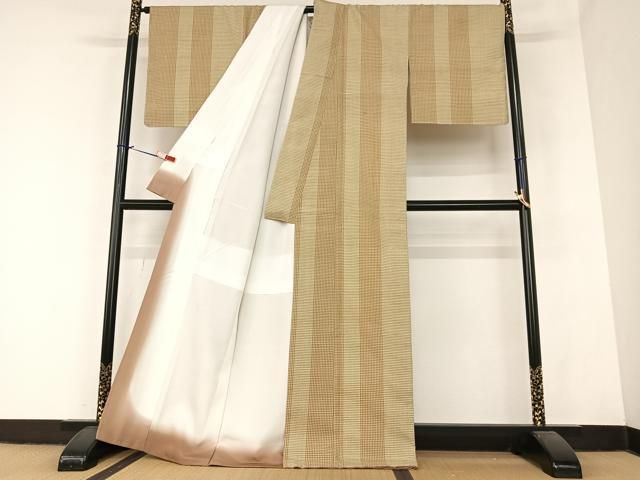 平和屋着物○本場大島紬 9マルキ 雲霞風景草花文 正絹 逸品 DAAW5510ud