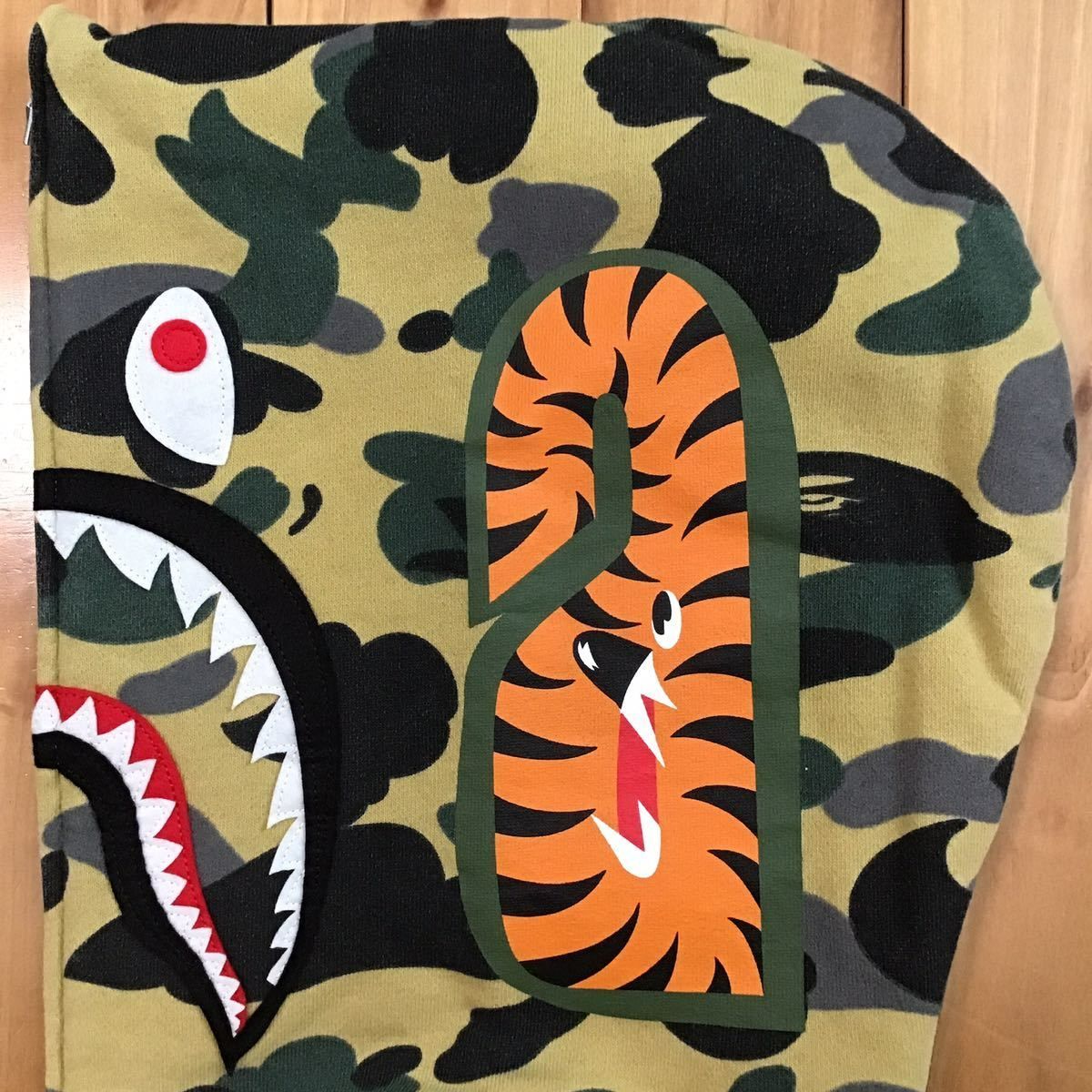 ☆ZOZO限定☆ リフレクターカモ シャーク パーカー Sサイズ BAPE
