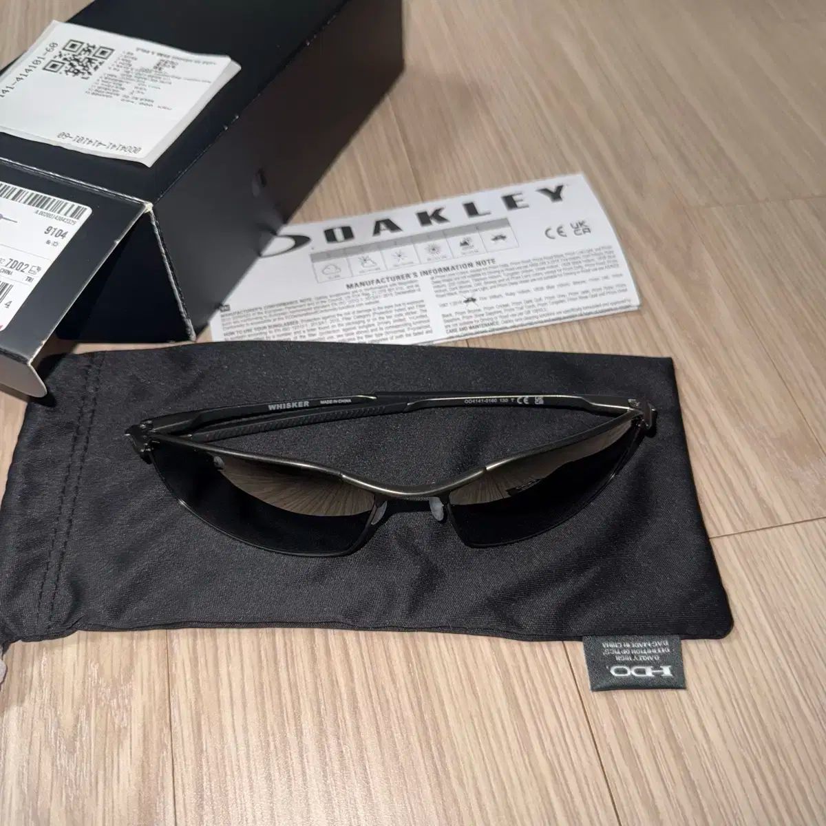 OAKLEY オークリー ヒゲ