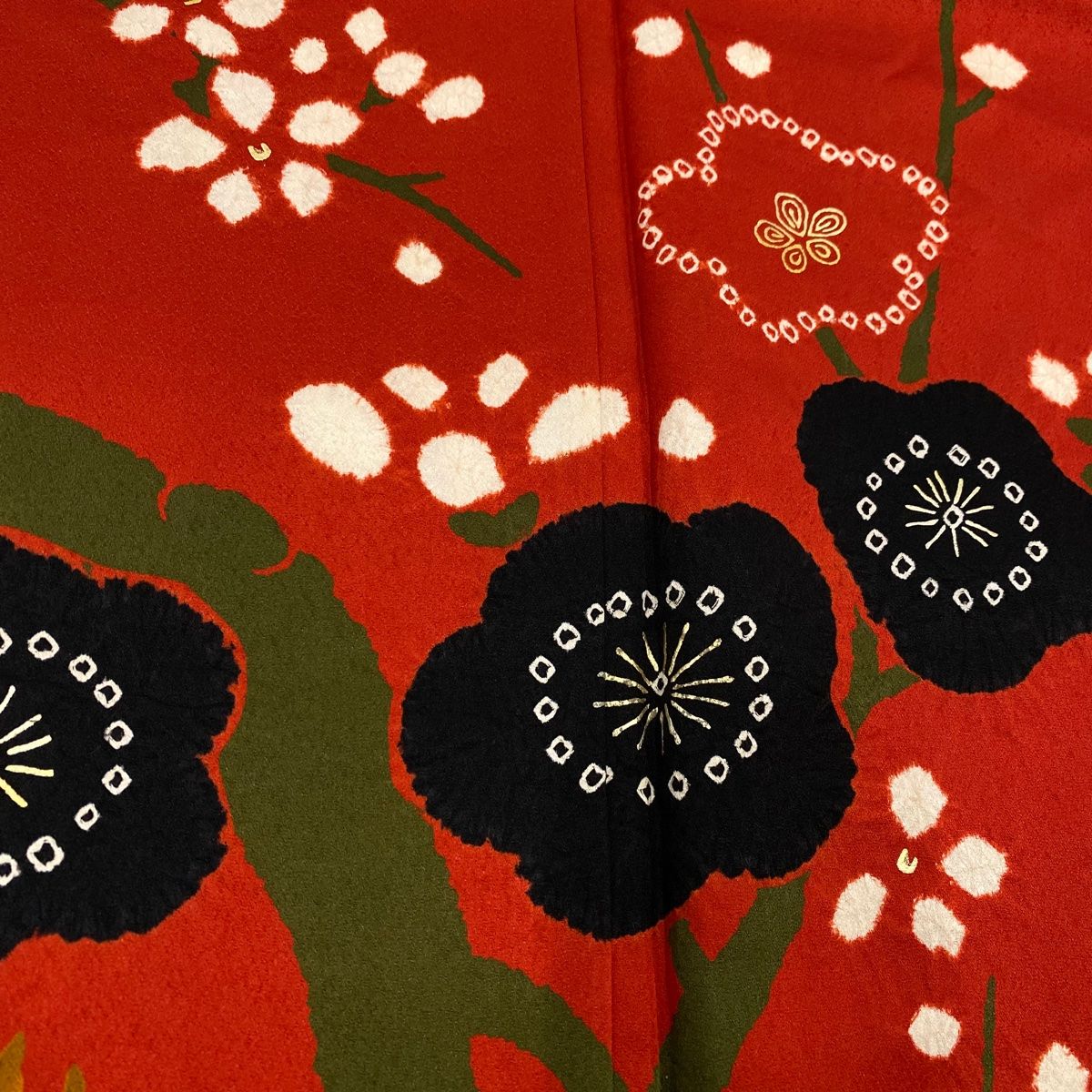 振袖 身丈153cm 裄丈63cm S 袷 枝梅 菖蒲 金彩 絞り 赤 正絹 名品  