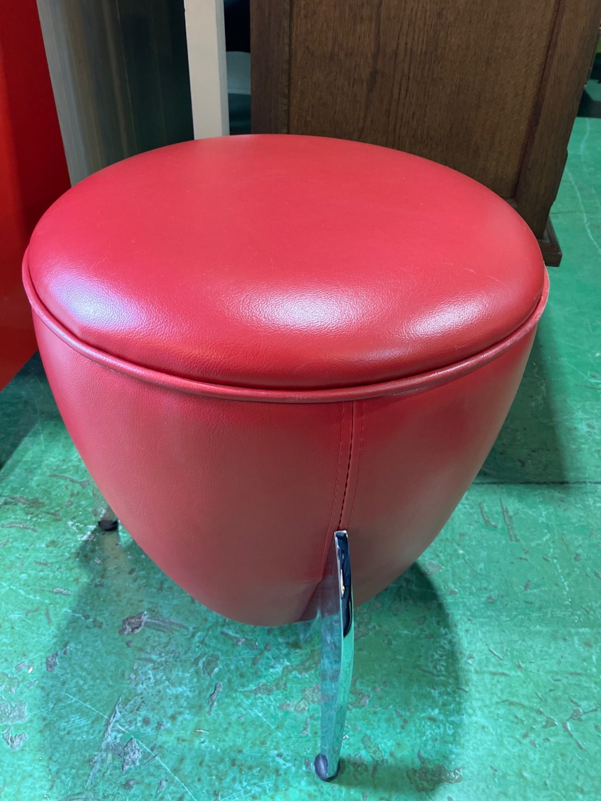 ドラムスツール 赤 レッド アメリカン オシャレ家具 オシャレチェア 椅子 イス いす チェア スツール オシャレ家具 スペースエイジ ミッドセンチュリー 倉庫前 げあり MARWIL-DEMENAGEMENTS_CH