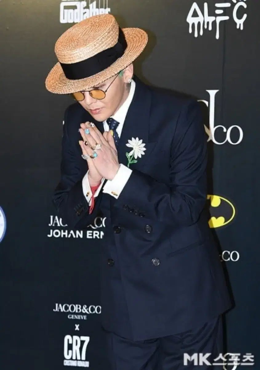 G-ドラゴン 麦わら帽子 G-DRAGONがもう一度格別なスタイル感覚を立証