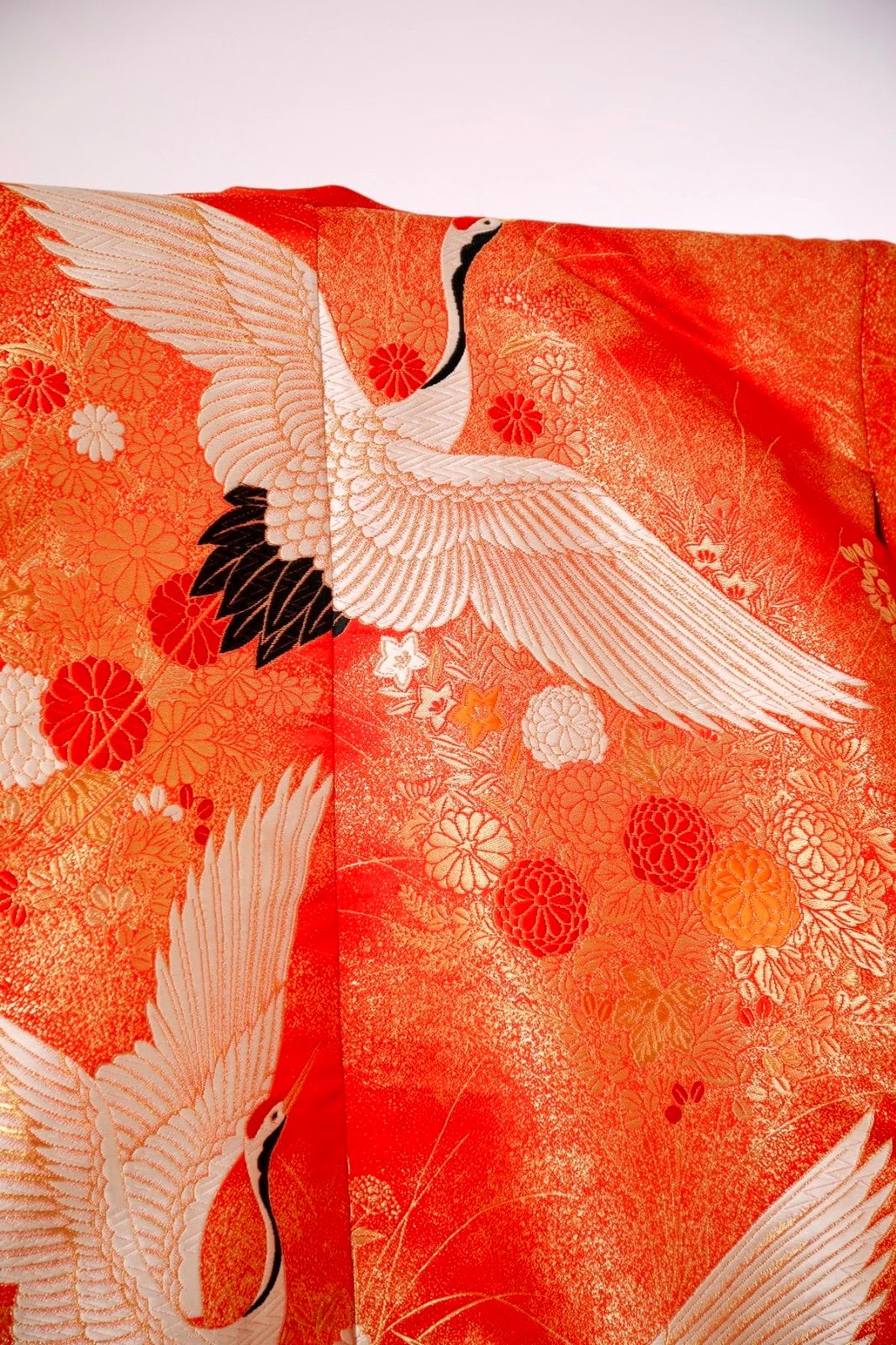 色打掛 朱に金糸刺繍 鶴に優しい花々 正絹 Japanere Wedding