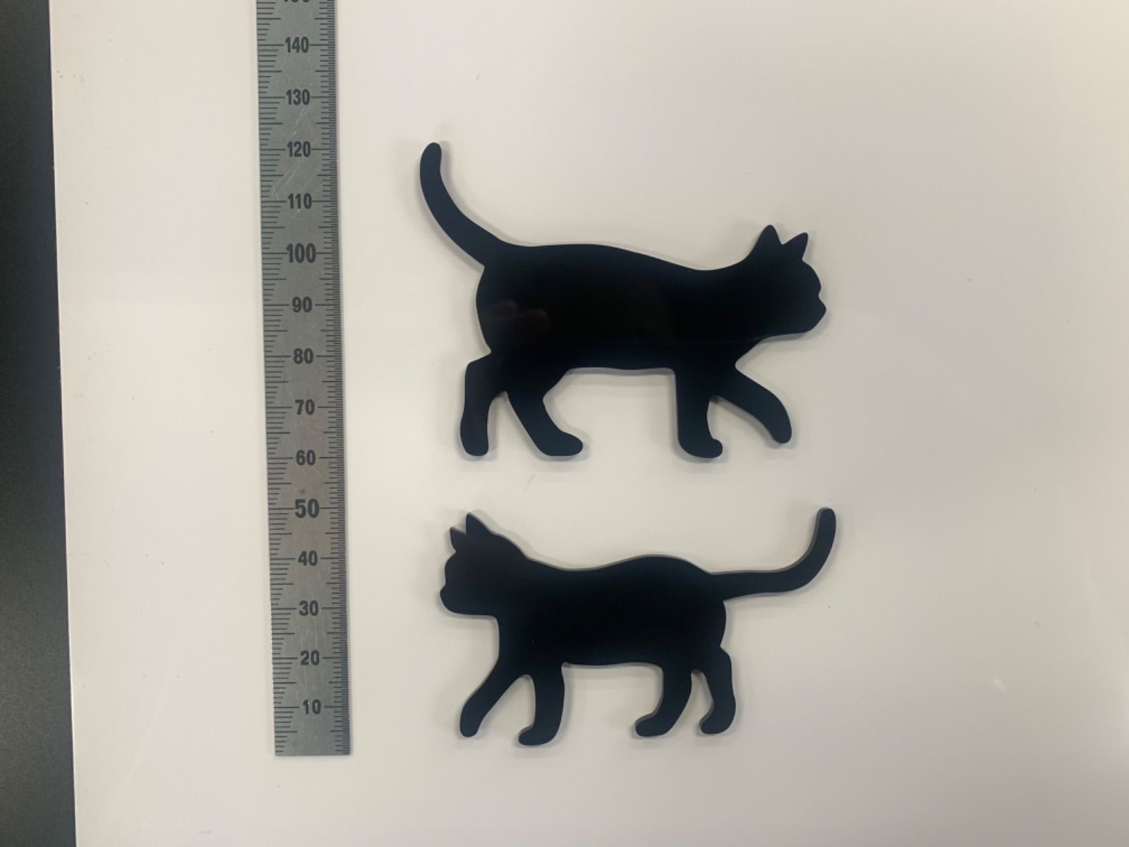 メルカリshops アクリル 表裏 黒の艶あり 黒猫シルエット ２匹１セット