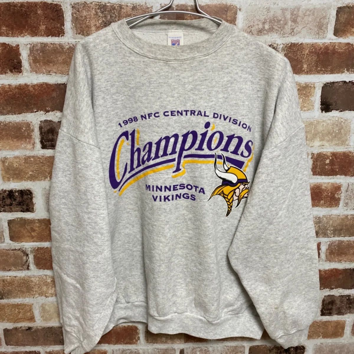 古着 US 90`S 【LOGO7】MINNESOTA VIKINGS ミネソタバイキングス NFC NFL フットボール メンズ スウェット  グラフィックスウェットシャツ トレーナー トップス ロゴ オートミール オシャレ シンプル アメカジ - メルカリ