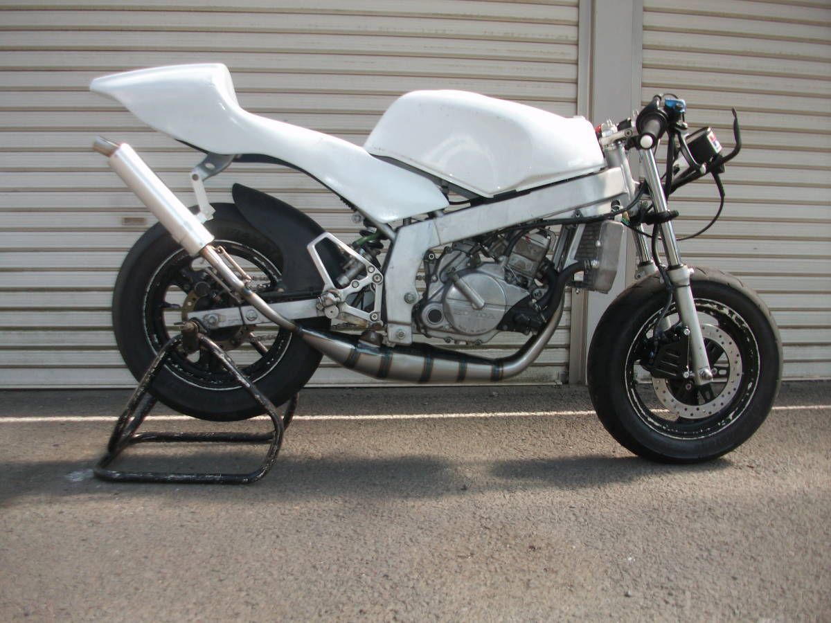 ＮＳＲ８０専用製チャンバー新品未使用の出品です。ステンレス手巻きチャンバー NSR80エンジン専用ステンレスチャンバー新品未使用です。ハイ