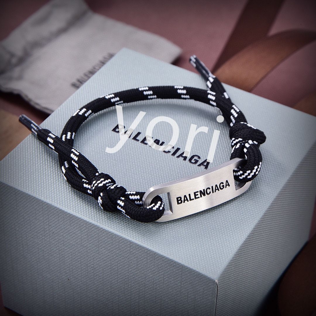 バレンシアガ BALENCIAGA ロゴプレート バンクル ブレスレット