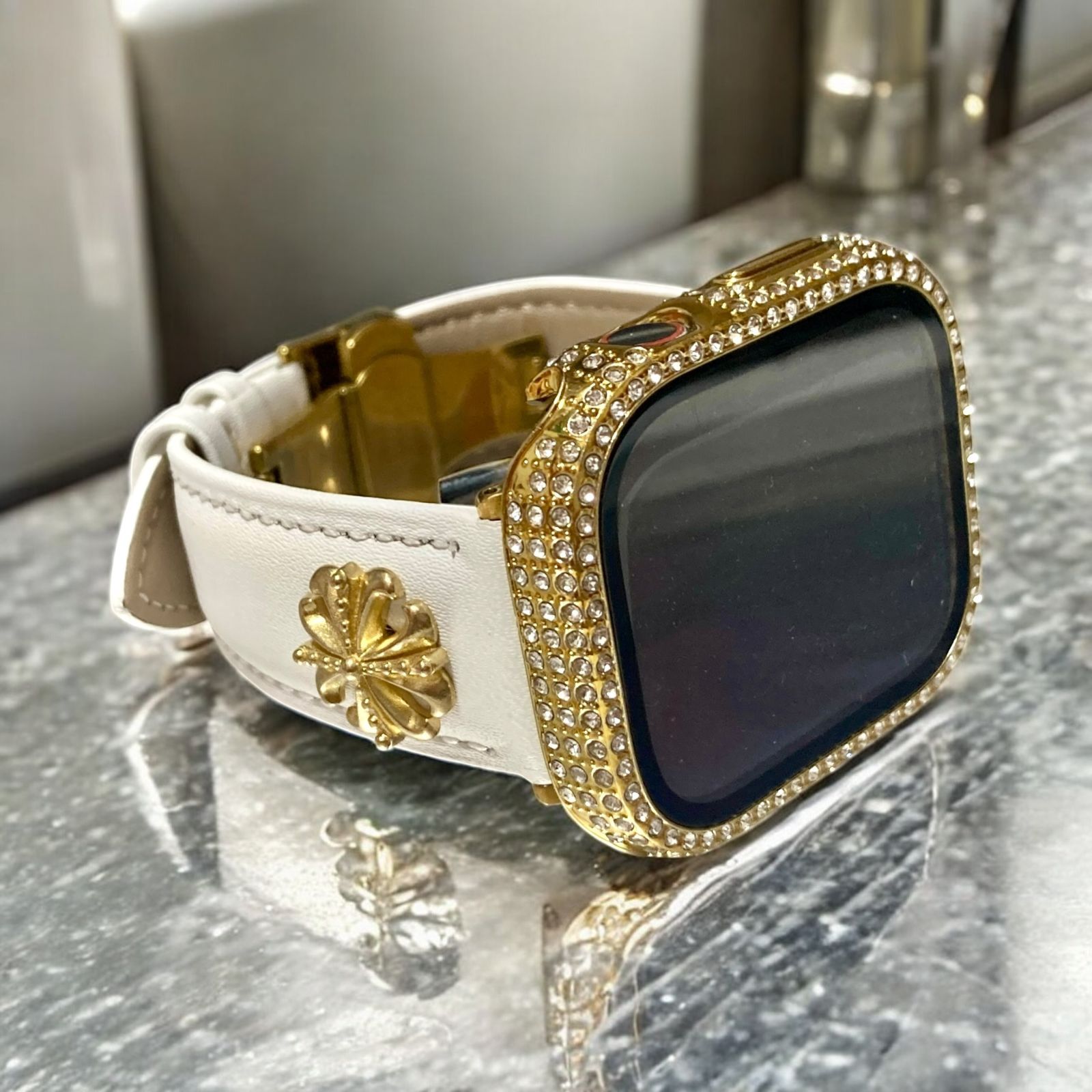 アップルウォッチバンド レザーベルト Apple Watch保護カバーケース キラキラ ホワイト ゴールド