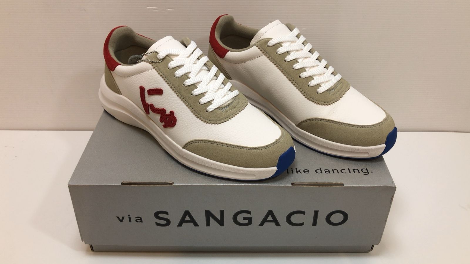 未使用品！ via SANGACIO スニーカー にゅ にゅ～ず BLOW WHITE/RED 