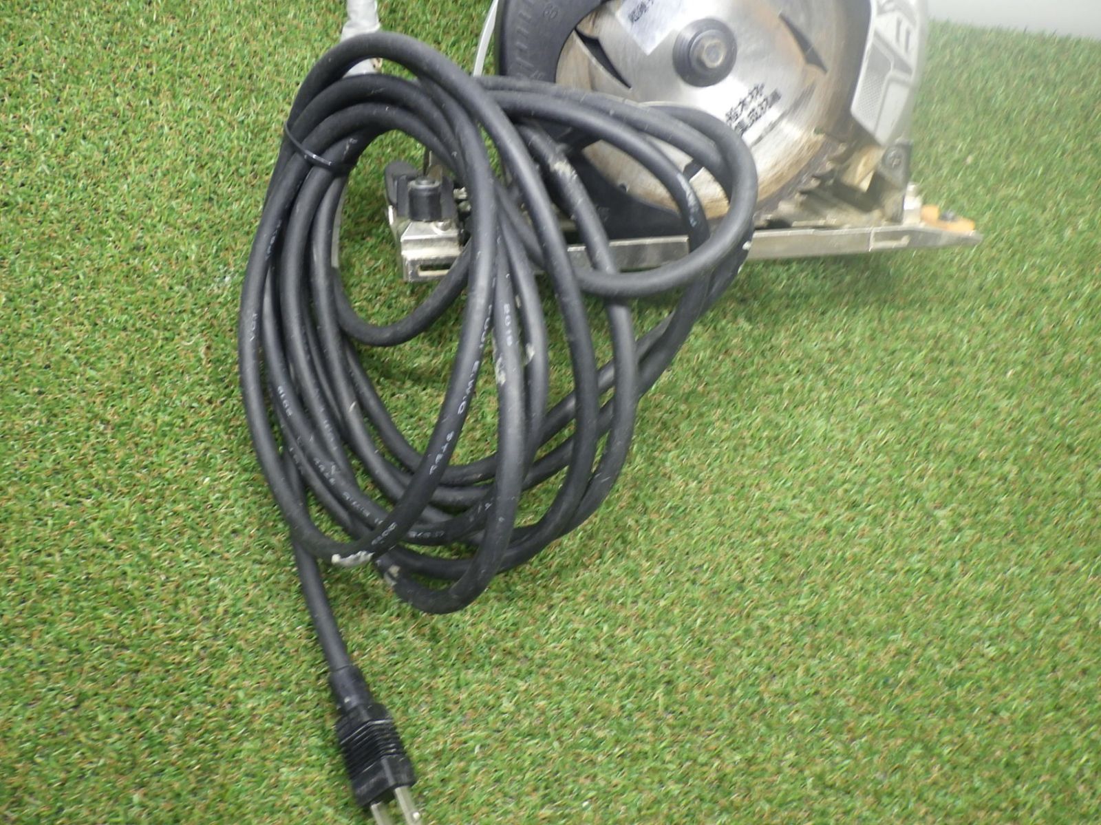 マキタ HS6300 電気マルノコ コード式 ※コード補修跡有【市川行徳店】【店頭取引限定】【中古】管理番号：ITT61XP91R8K マキタ HS6300 電気マルノコ コード式 ※コード補修跡有【市川行徳店