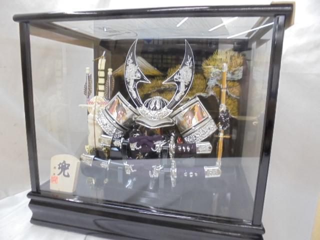 新品 五月人形 潤祥作 兜 ハヤブサ 大小刀付き 銀P盛 ガラス