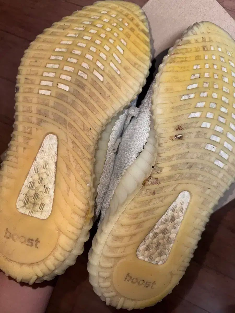 adidas アディダス イージー ブースター 350 V2 ボーン