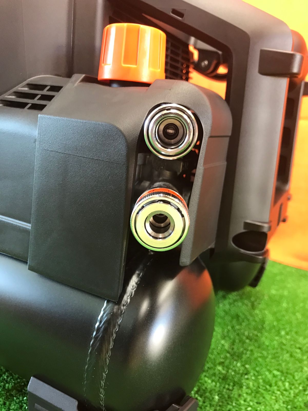 〇MAX マックス 11L高圧 エアコンプレッサ AK-HH1310E2ブラック IT571J8C3JJW エコツール小牧ｲﾝﾀｰ店 M02 HRDEVELOPMENT_JP