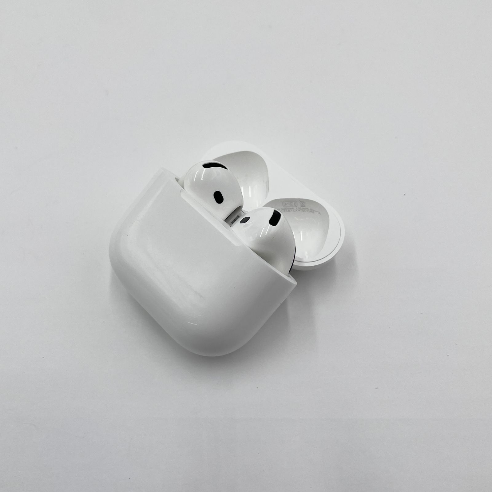 Apple AirPods 第4世代 アクティブノイズキャンセリング搭載モデル C4820-C